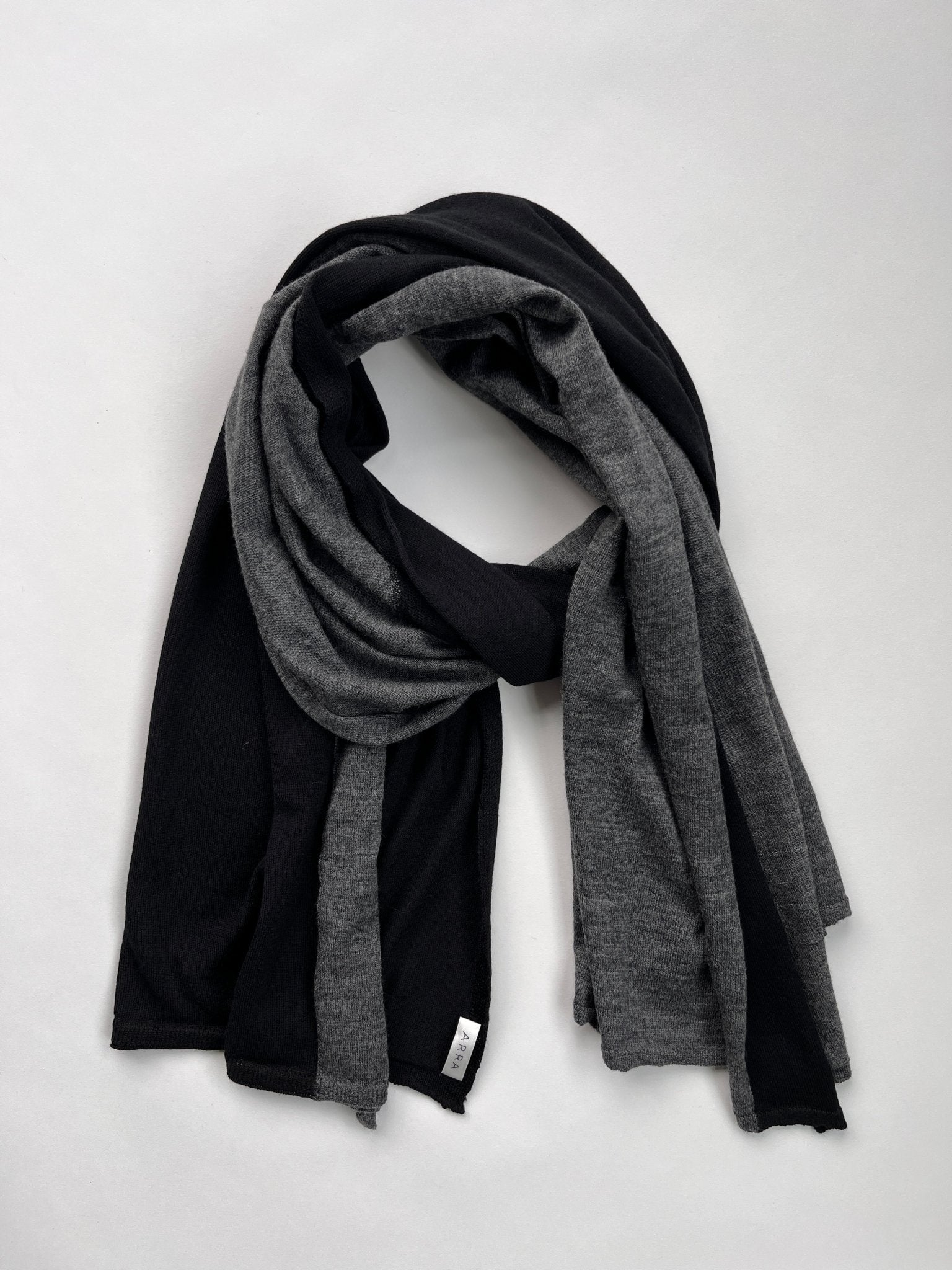 Contra Extrafine Italian Merino Intarsia Scarf, Black/Charcoal
